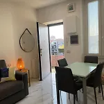 Nuovo Appartamento In Viale Jenner, Luminoso E Strategico