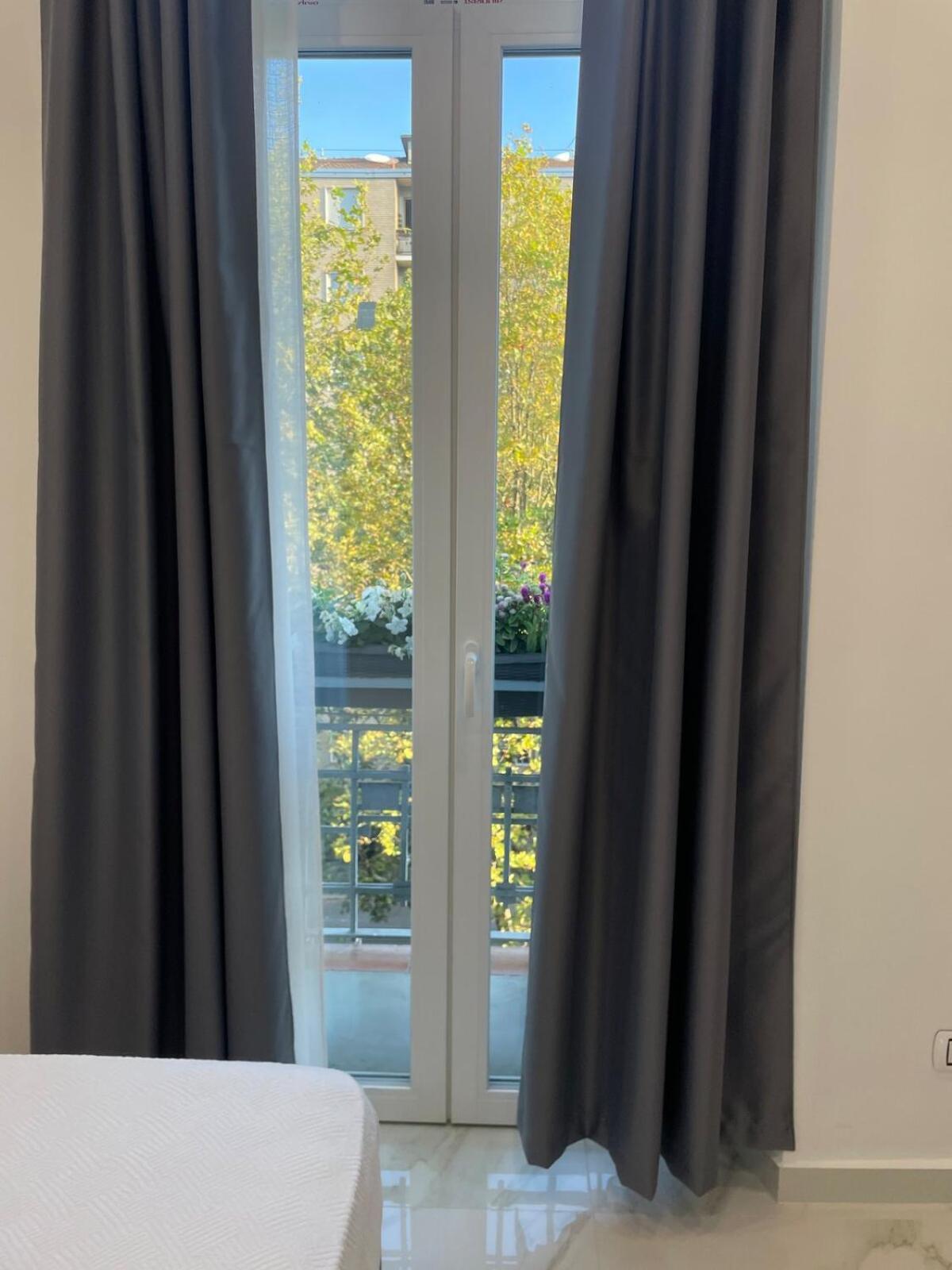 Nuovo In Viale Jenner, Luminoso E Strategico Appartement